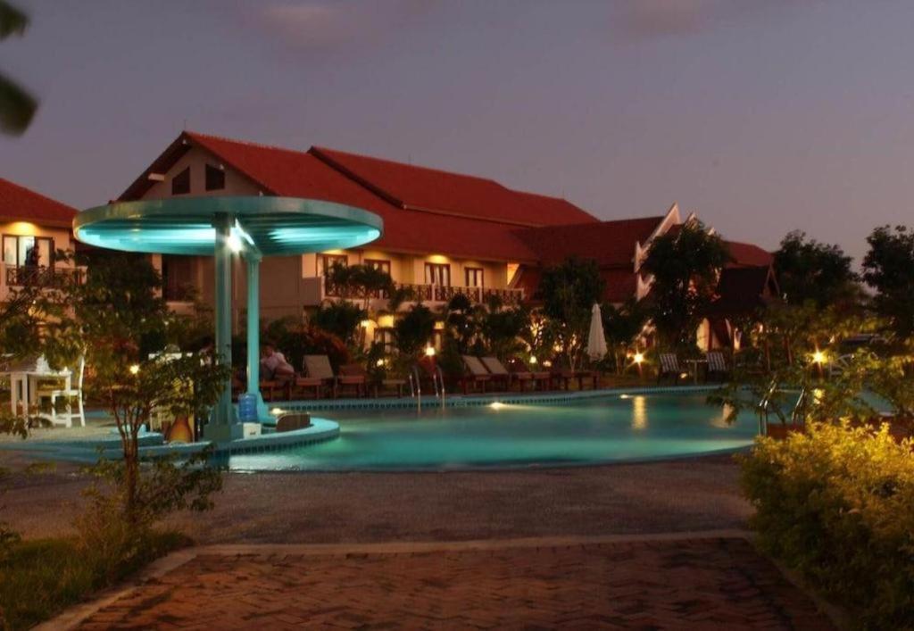 Daosavanh Resort & Spa Hotel Саваннакхет Экстерьер фото